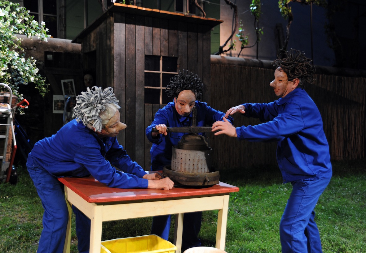 Masque en papier m�ch�